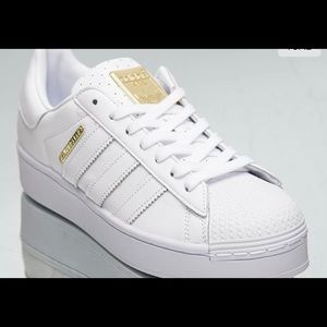 New superstar white and gold Adidas sneaker for women size 6